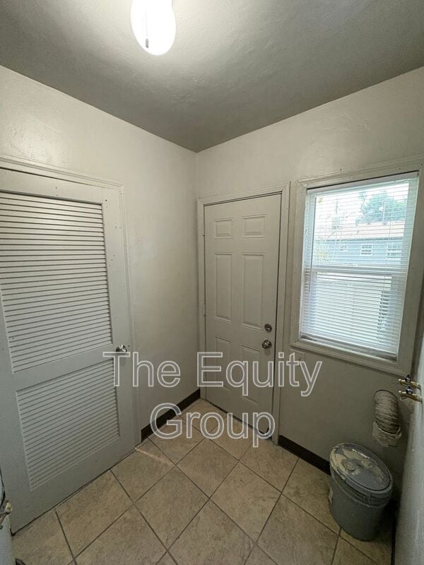 Building Photo - 311 E Grove Ave