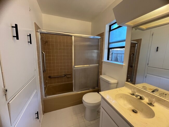 Building Photo - 4422 Meredith Woods St