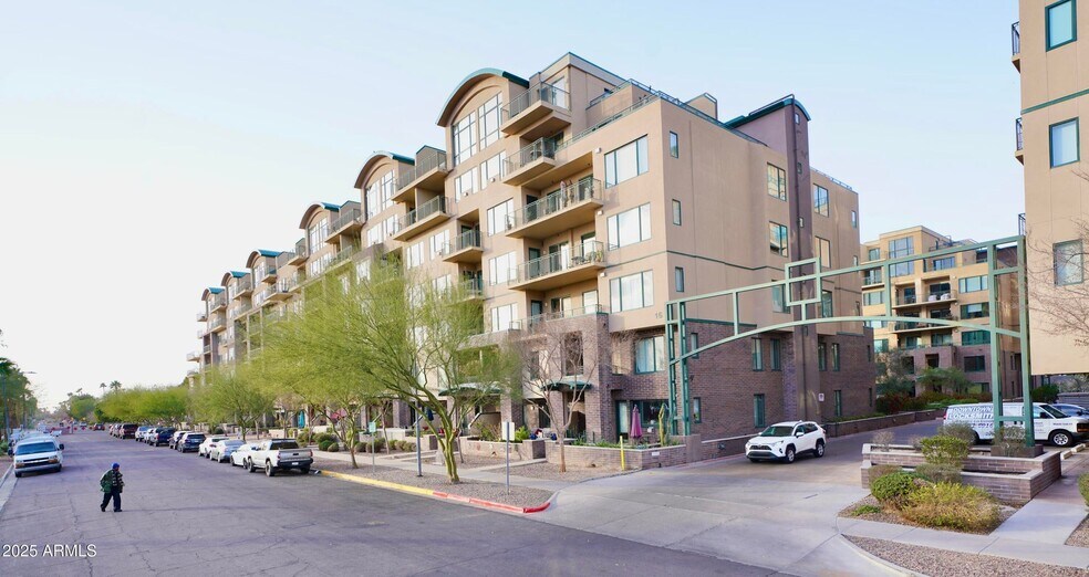 Encanto Blvd View - 16 W Encanto Blvd
