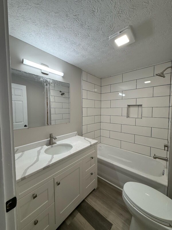Building Photo - 648 N Oakland Ave