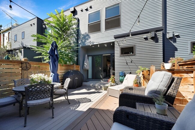 Building Photo - 1364 Vine St