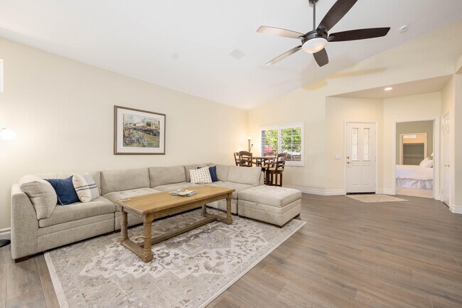 Building Photo - 45703 Spyglass Hill St