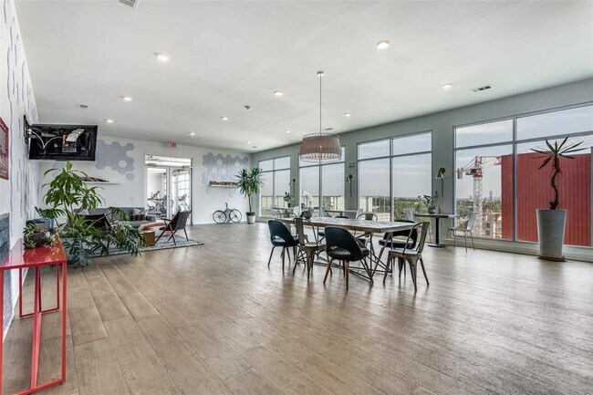 Building Photo - 4361 S Congress Ave