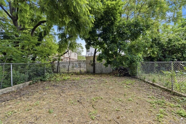 Building Photo - 59-17 Kissena Blvd