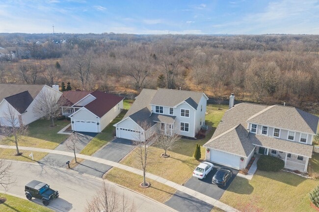 Building Photo - Lovely In Lakemoor