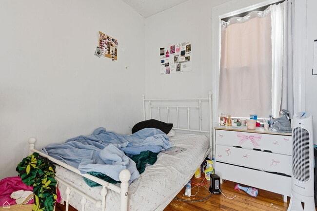 Building Photo - 3811 N Southport Ave