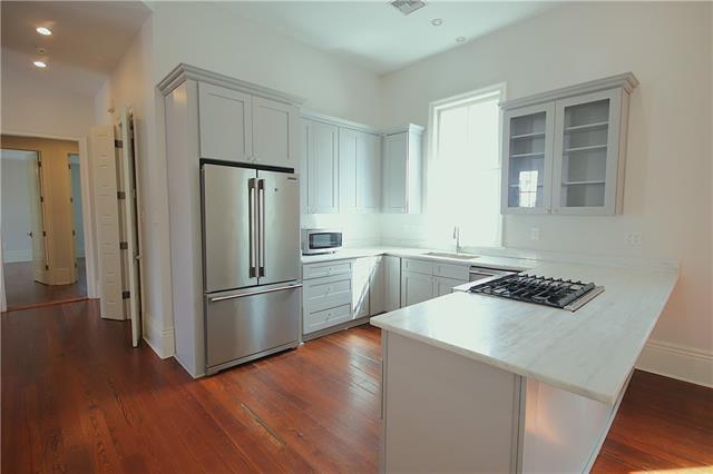 Building Photo - 529 Jena St