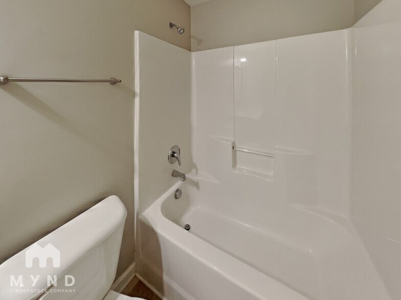 Building Photo - 2455 Quincy Loop