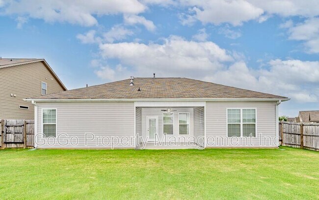Building Photo - 110 Northwild Dr