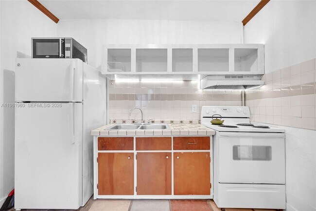 Building Photo - 528 NW 47th St