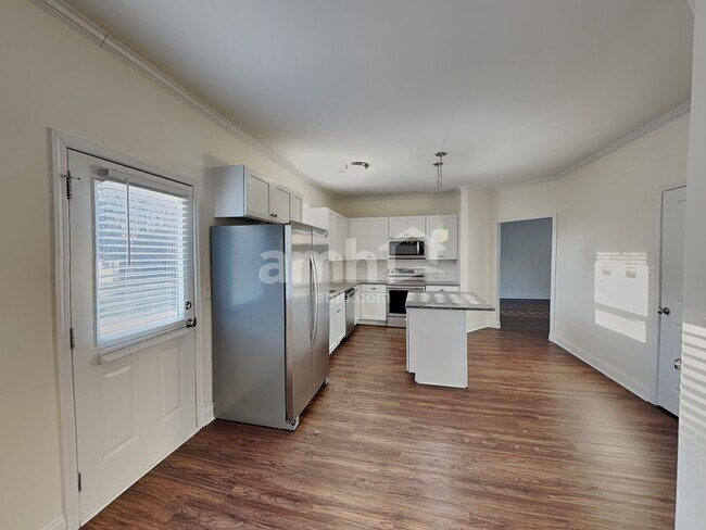 Building Photo - 2615 Beal St