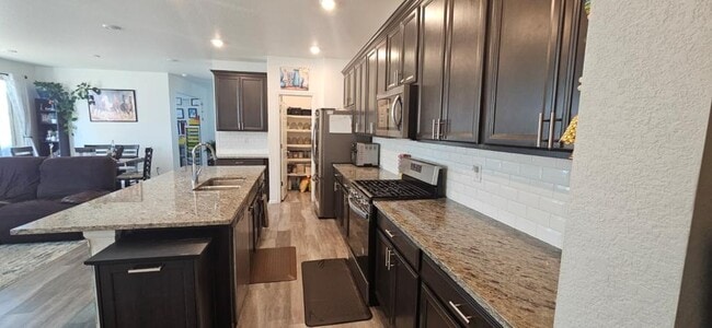 Building Photo - 17517 Booth Fls Wy