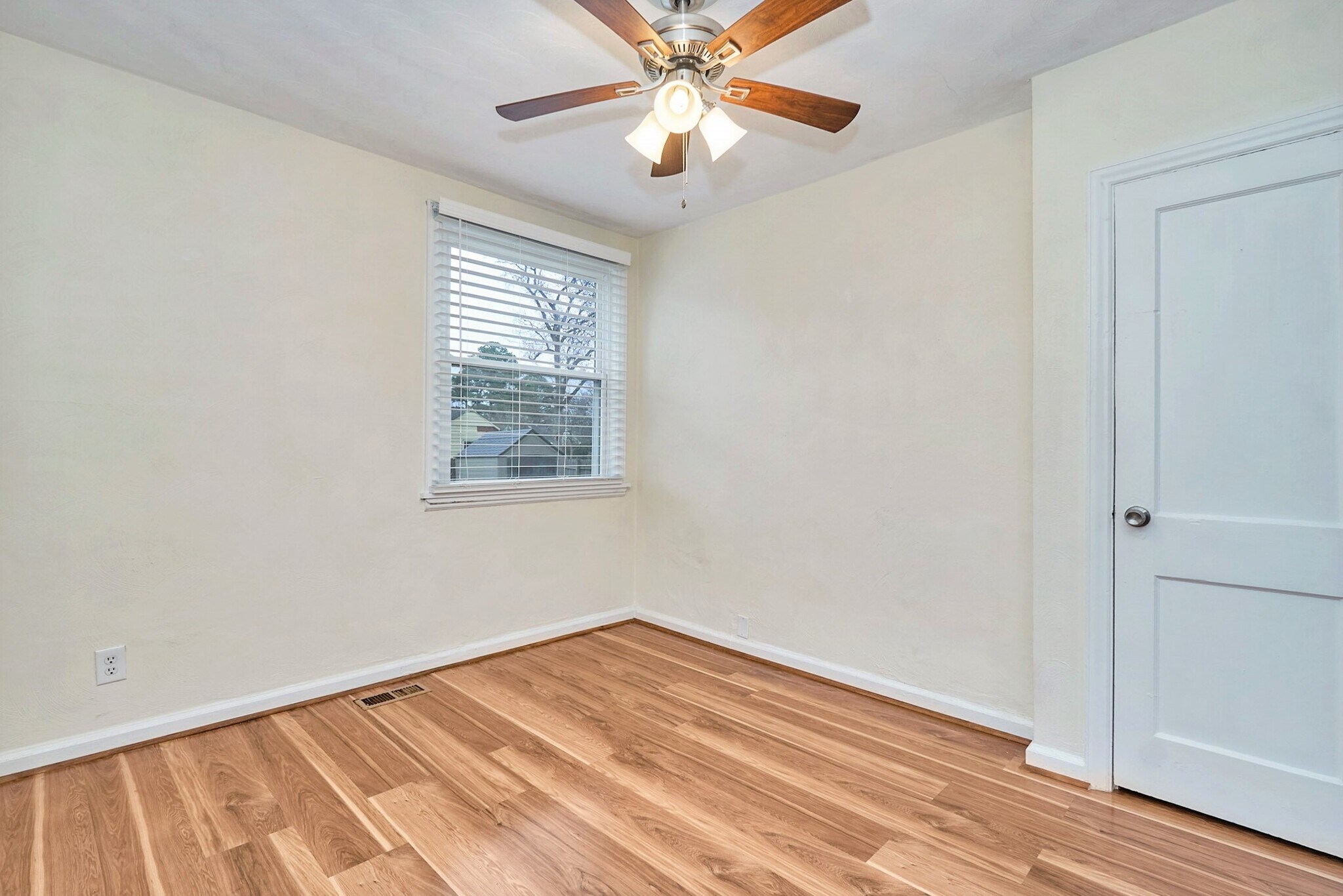 Building Photo - 3502 Commonwealth Ave