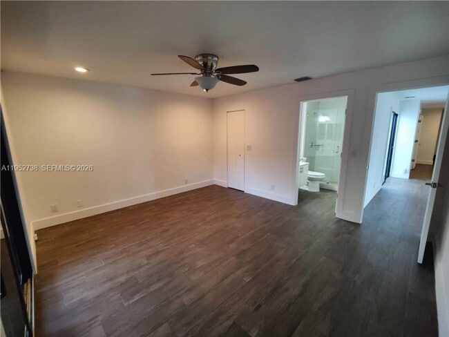 Building Photo - 5201 SW 31st Ave