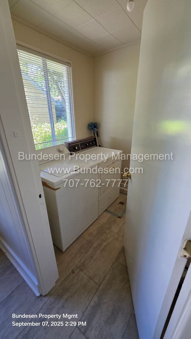 Building Photo - Charming Mid-Century Bungalow & Updated Cottage in the Heart of Downtown Sonoma ~340 Church Street