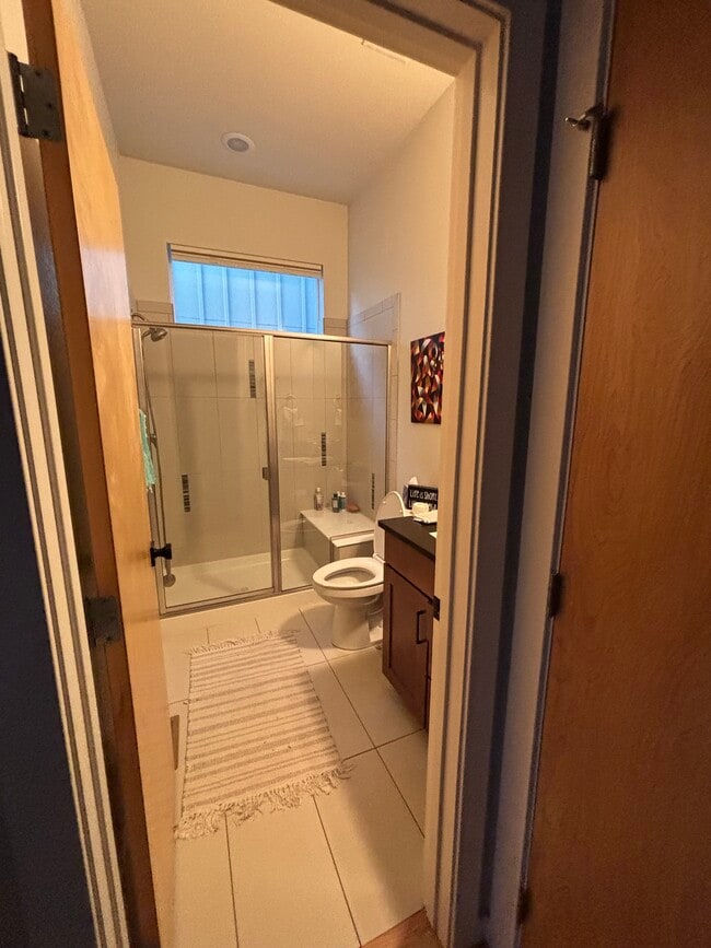 Building Photo - 1814 Blue Star Ln