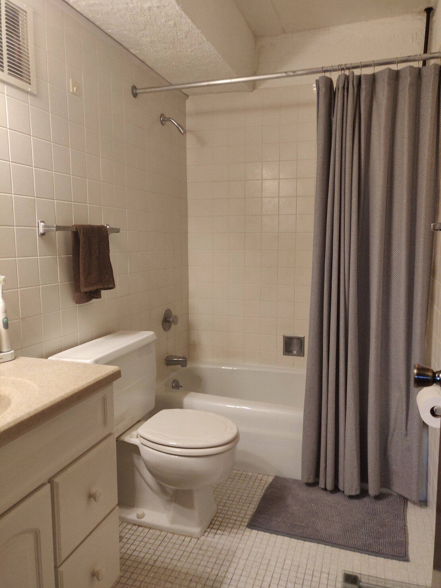 Master Bath - 7320 Dixon St