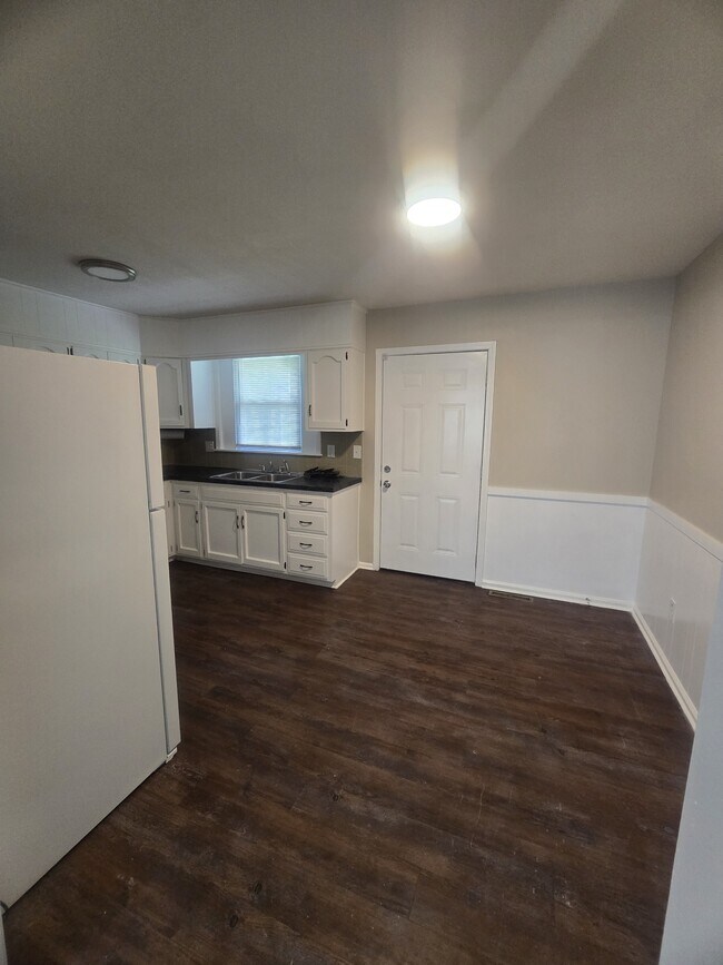 Building Photo - 11513 Palmer Ave