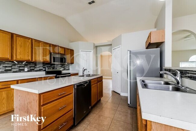 Building Photo - 129 Aurora Ln