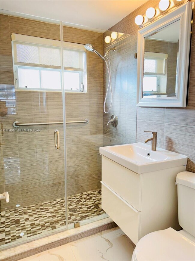 Building Photo - 617 SW 11th St