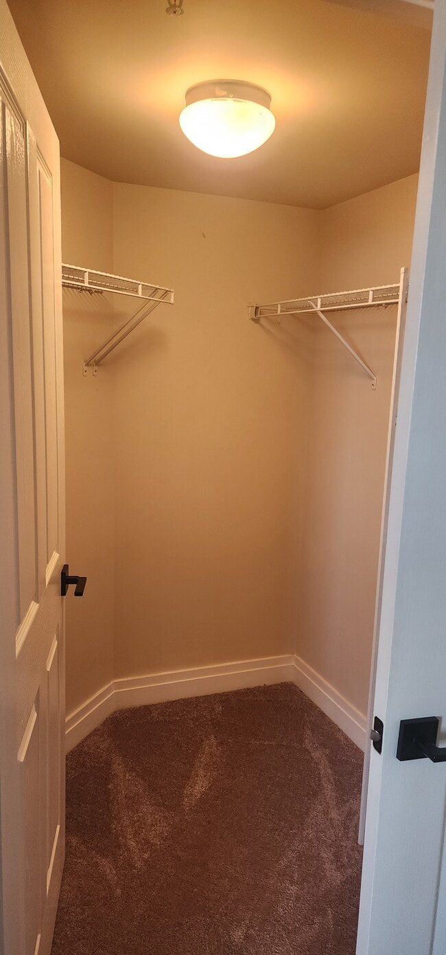 Building Photo - 414 Water St