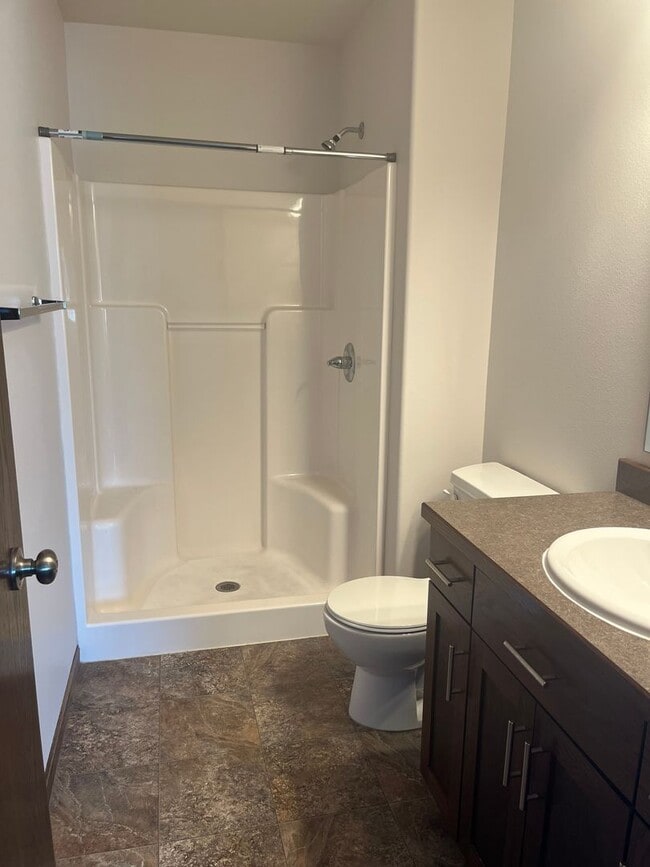 Building Photo - 3 Bed 3 Bath Twin Home