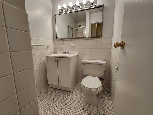 Building Photo - 2 bedroom in BRONX NY 10463