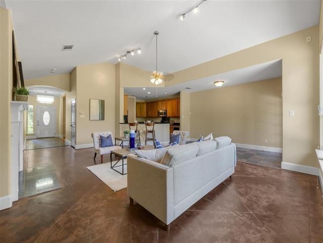 Building Photo - 10346 Bel Aire Dr