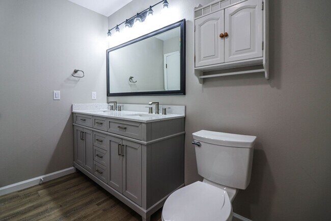 Building Photo - Total Remodel in Bentree - 3bed 2 bath!