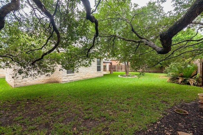Building Photo - 2412 Arbor Dr