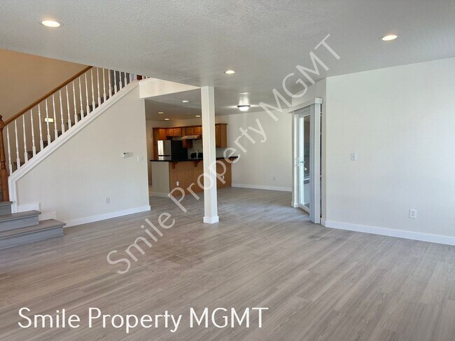 Building Photo - A beautiful 2-story townhouse attached with a single car garage!