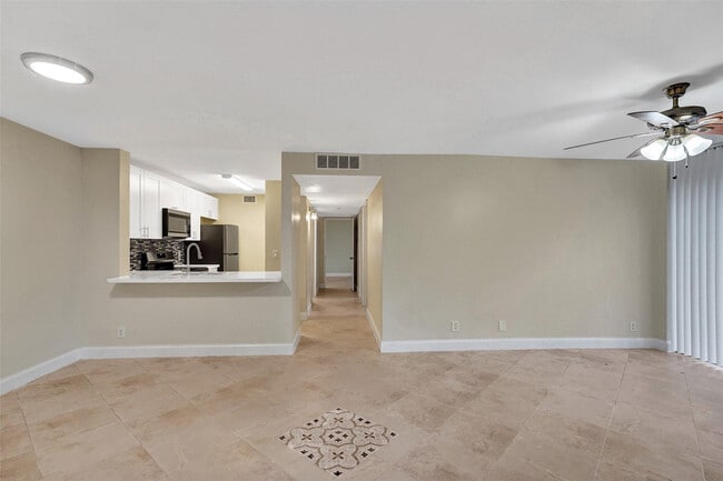 Building Photo - 10733 Cleary Blvd