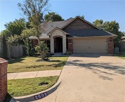 Building Photo - 2508 Black Oaks Cir