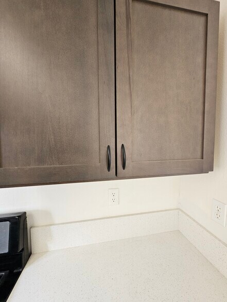 Building Photo - 1050 Harbor Heights Dr