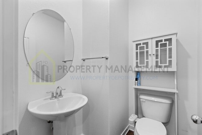 Building Photo - For Rent: Stylish 3-Bedroom Townhouse with...