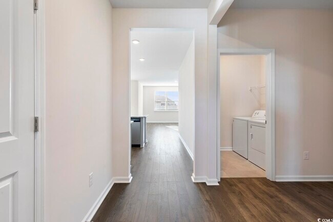 Building Photo - 1833 Castlebay Dr