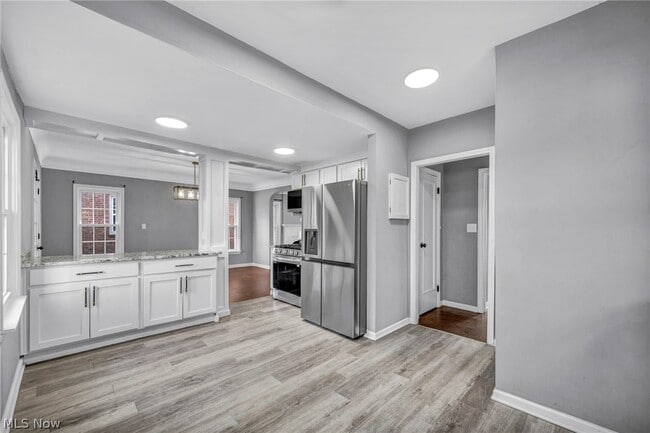 Building Photo - 16809 Scottsdale Blvd