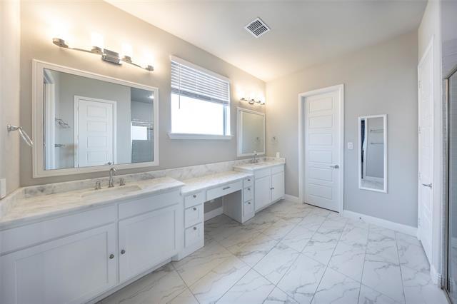 Building Photo - 899 Panorama Dr