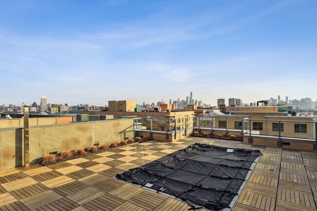 Building Photo - 1425 Hudson St