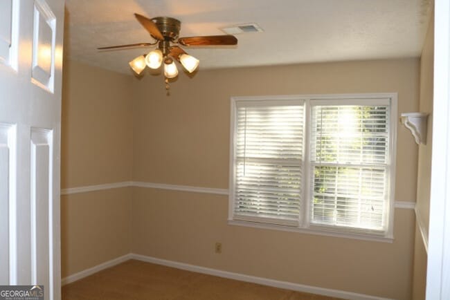 Building Photo - 102 Sauterne Way