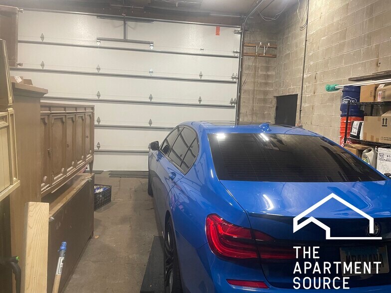 Building Photo - 1808 W Grand Ave