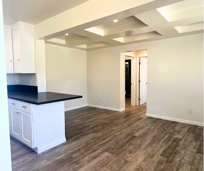 Building Photo - 12019 Sycamore St