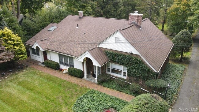 Building Photo - 395 N Little Tor Rd