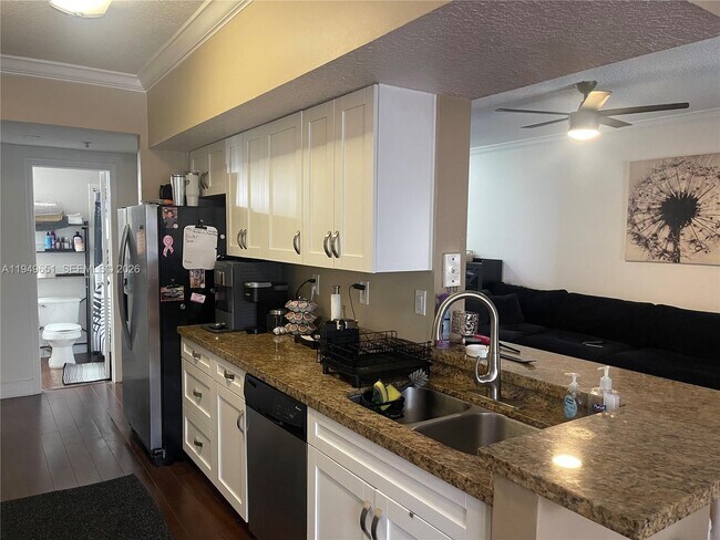 Building Photo - 160 SW 117th Terrace