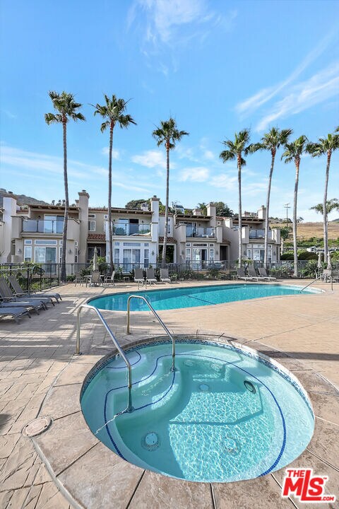 Building Photo - 6442 Lunita Rd