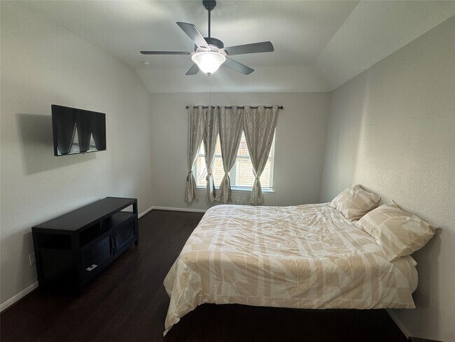 Building Photo - 5310 Royal Press Dr