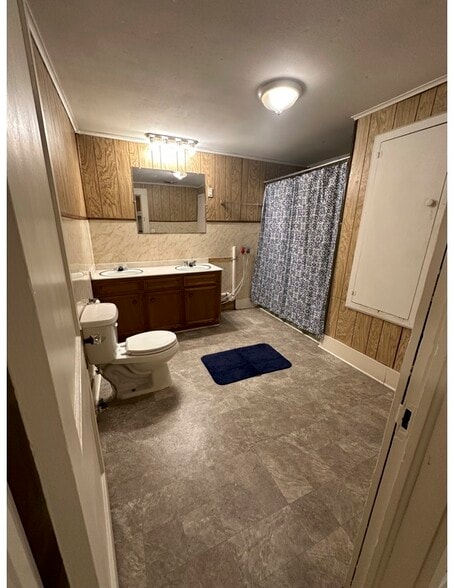 Building Photo - 702 N 2nd St