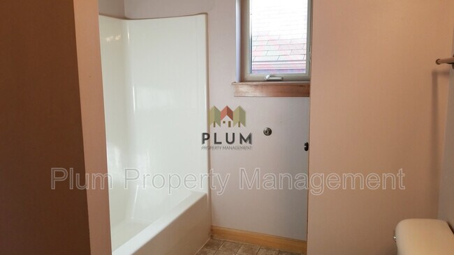 Building Photo - 2726 O'Shaughnesy St