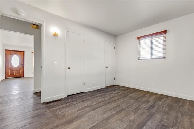 Building Photo - Upper Seaside 3 Bedroom / 1.5 Bath