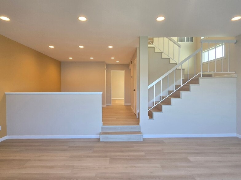 Building Photo - 1315 Shoal Dr